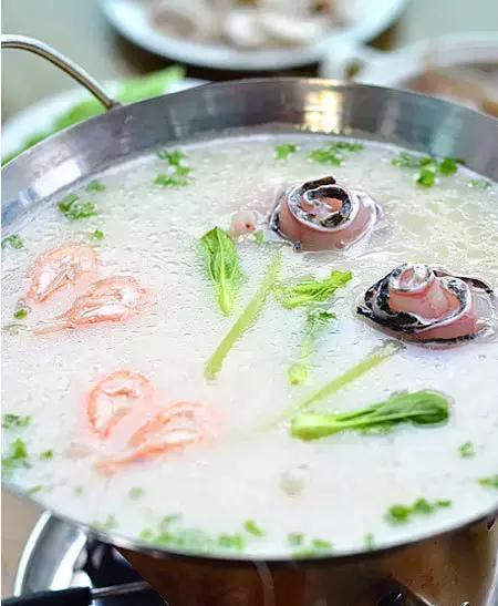 秋天到了,學(xué)學(xué)這5款火鍋湯底的做法吧! 秋天到了,學(xué)學(xué)這5款火鍋湯底的做法吧!