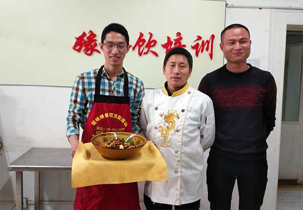 干鍋培訓(xùn)學(xué)員作品.jpg 干鍋培訓(xùn)學(xué)員作品.jpg