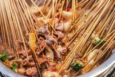 四川哪里學串串香技術價格便宜？技術配方絕不保留