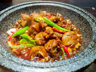 麻辣干鍋技術培訓哪家專業(yè)？提供標準小吃配方單